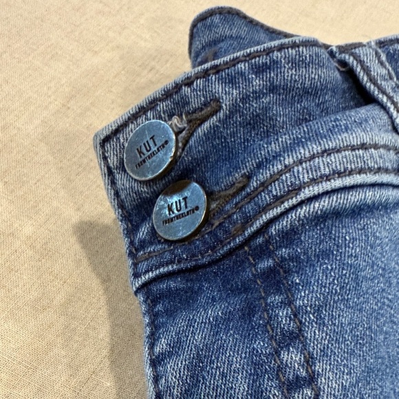Kut from the Kloth Straight Leg Cropped Blue Jeans size 10 button and zip fly - Picture 2 of 11